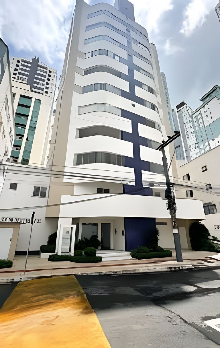 Apt na praia Central | Amplo e Perto do mar em BC