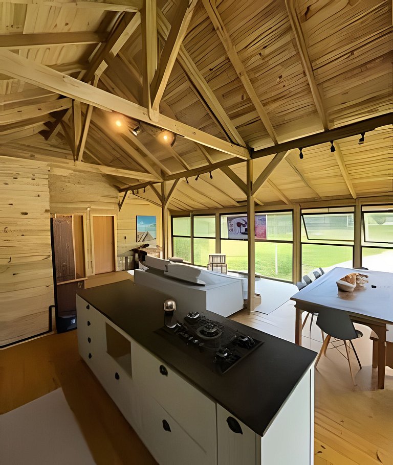 Luxury Chalet Retreat with Jacuzzi & Fireplace