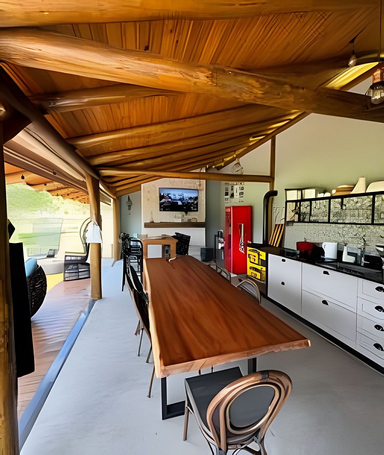 Luxury Chalet Retreat with Jacuzzi & Fireplace