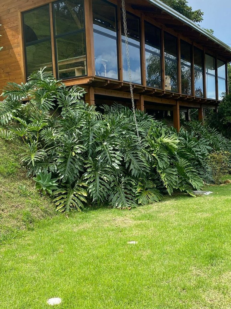 Luxury Chalet Retreat with Jacuzzi & Fireplace