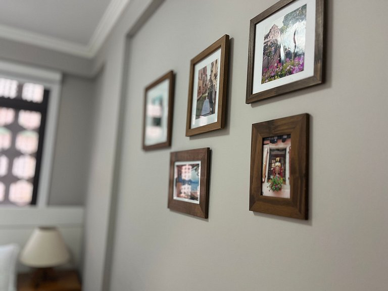 Beachfront Apartment, Spacious & Modern, BC