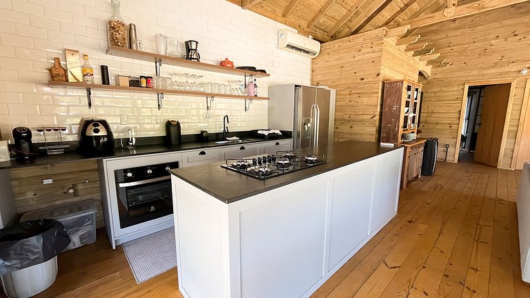 Luxury Chalet Retreat with Jacuzzi & Fireplace