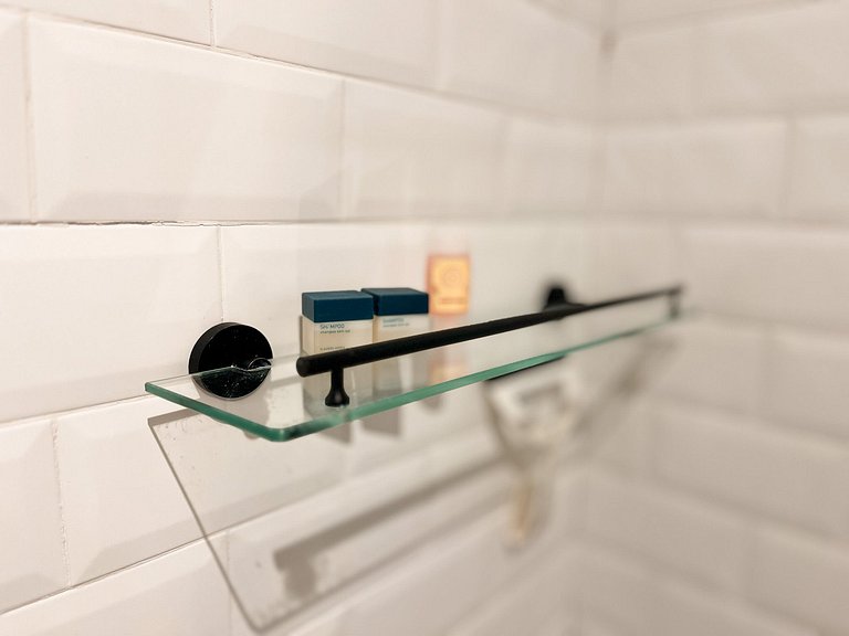 Luxury Chalet Retreat with Jacuzzi & Fireplace