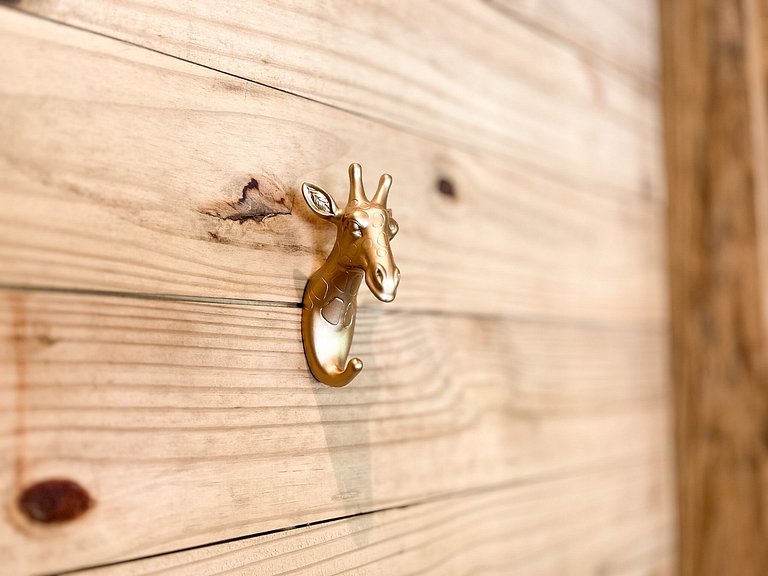 Luxury Chalet Retreat with Jacuzzi & Fireplace