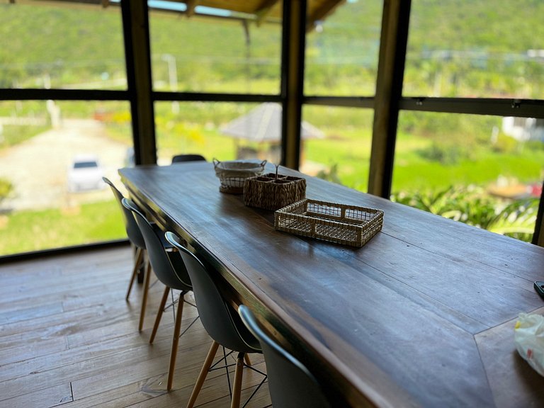 Luxury Chalet Retreat with Jacuzzi & Fireplace