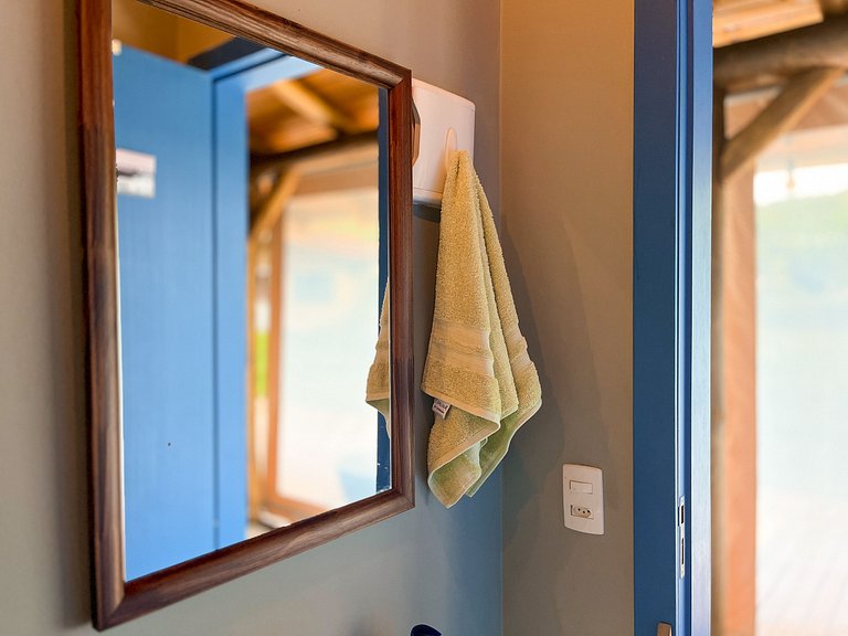 Luxury Chalet Retreat with Jacuzzi & Fireplace