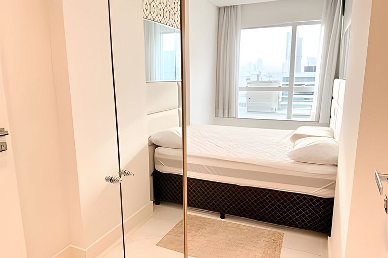 Cobertura Duplex Meia Praia | Vista & Hidro