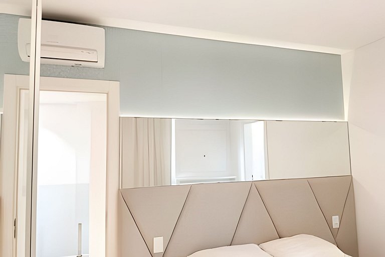 Cobertura Duplex Meia Praia | Vista & Hidro