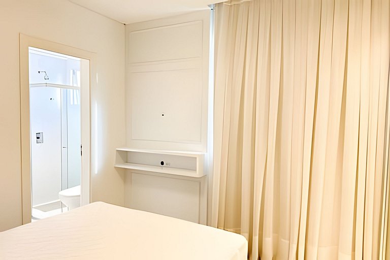 Cobertura Duplex Meia Praia | Vista & Hidro