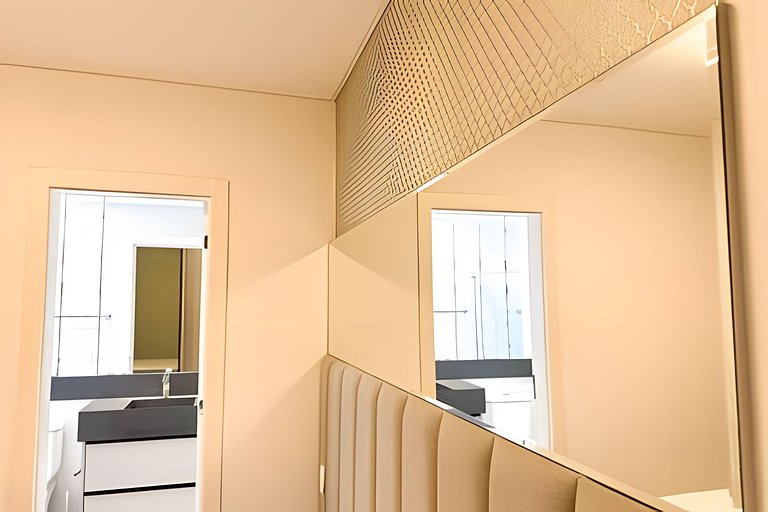 Cobertura Duplex Meia Praia | Vista & Hidro
