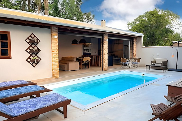 Casa Bombinhas | Piscina | Gourmet | 5 Min Praia.