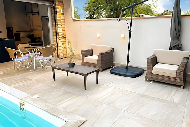 Casa Bombinhas | Piscina | Gourmet | 5 Min Praia.