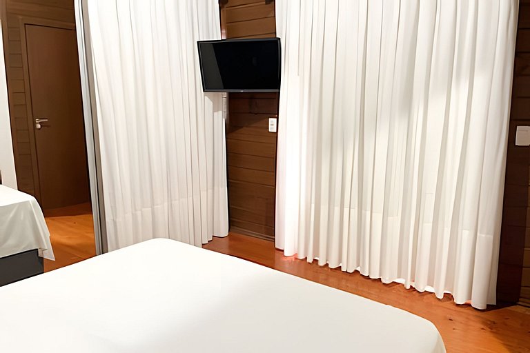 Casa amplia con piscina y área gourmet a 5 minutos de la pla