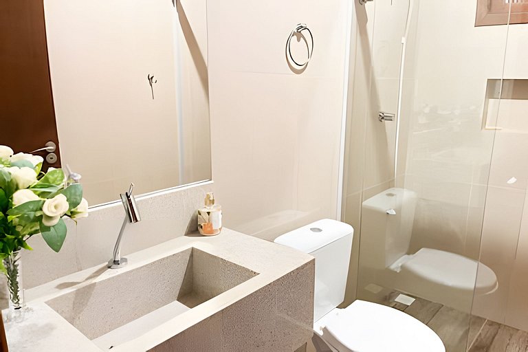 Casa amplia con piscina y área gourmet a 5 minutos de la pla