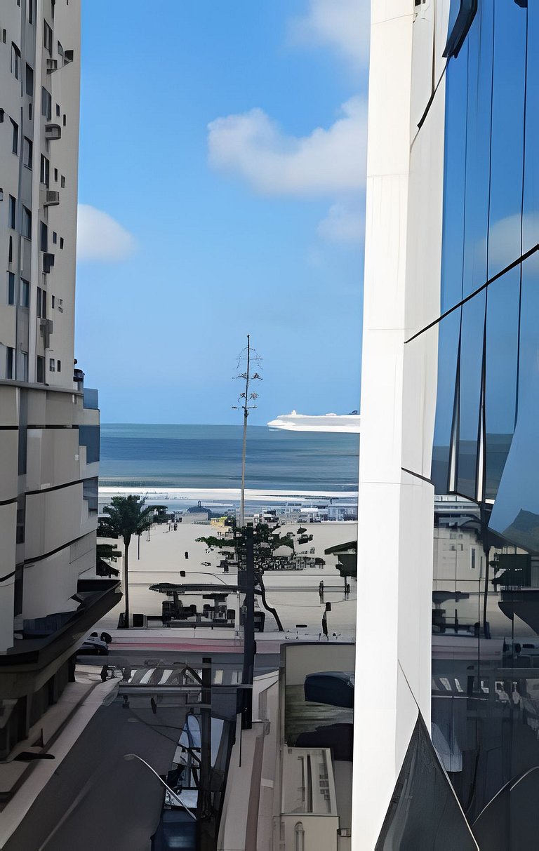 Apto 3 Quartos | Amplo, Climatizado e na Quadra Mar