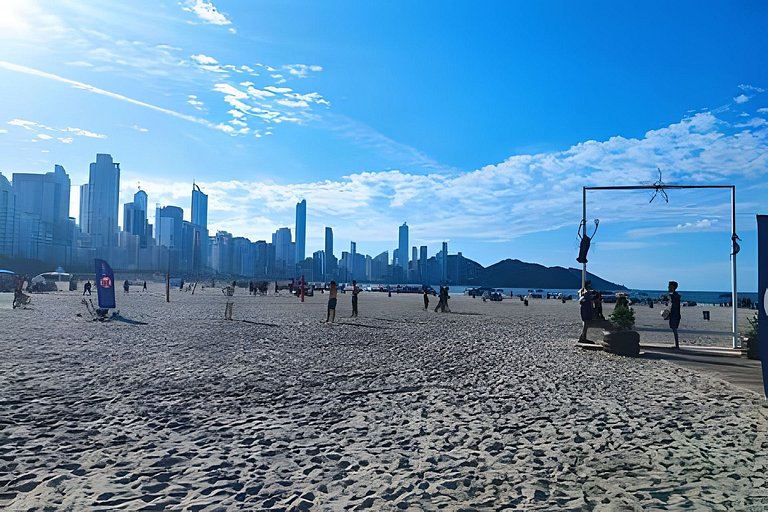 Apto 3 Quartos | Amplo, Climatizado e na Quadra Mar