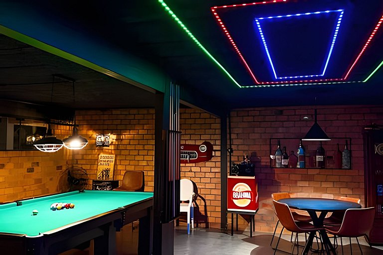 Villa com Piscina e Pub em Itajaí, 4 Hóspedes | ASA Stays