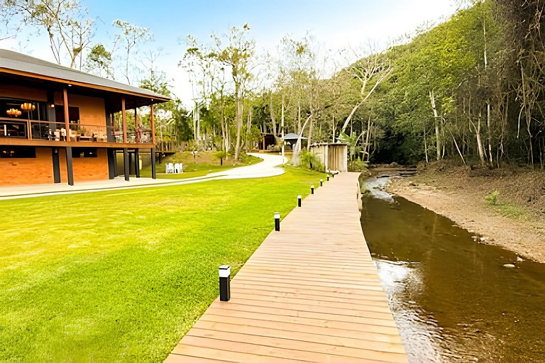 Quinta da Esmeralda | Pub | Piscina | Chalés