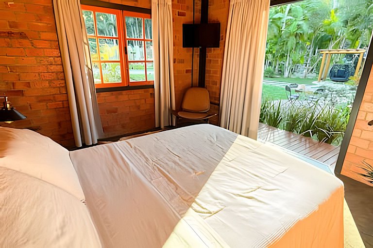 ASA | Quinta da Esmeralda | Pub | Piscina | Chalés