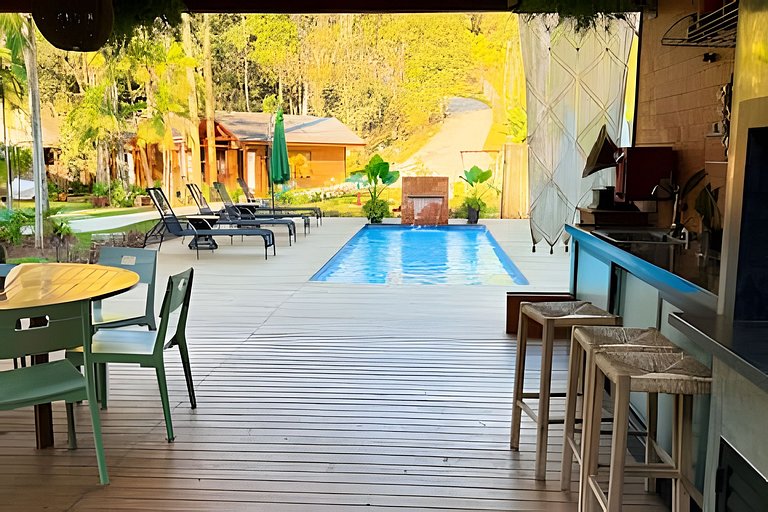Sítio com Piscina e Pub em Itajaí, 20 Hóspedes | ASA Stays