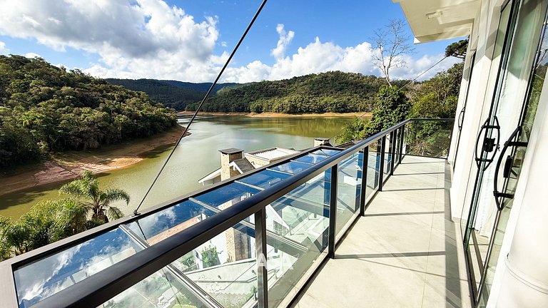 Casa de Luxo Frente ao Lago em Rio dos Cedros | ASA Stays