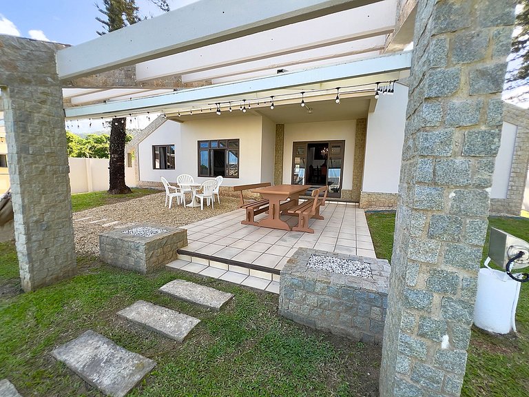 Casa Pé na Areia em Balneário Camboriú, 6 Quartos | ASA