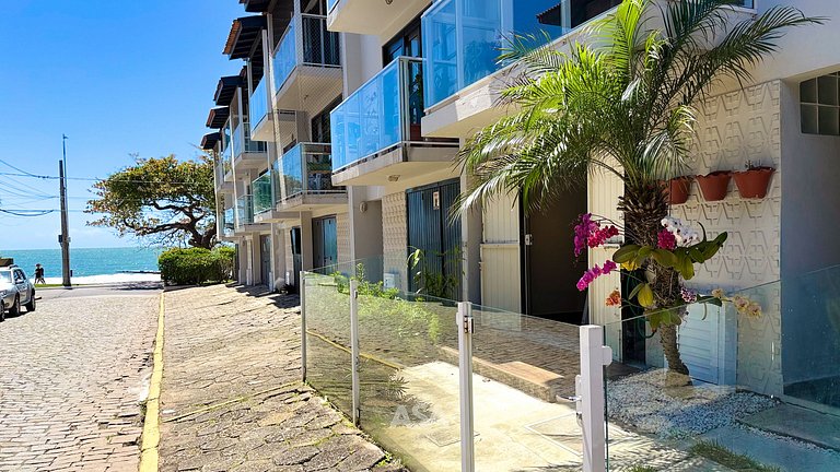 ASA | Casa Cabeçudas | 1Q + Mezanino | 20MT praia