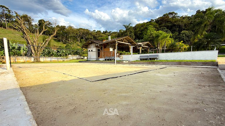 Sítio Vô Tontini em Gaspar, até 20 Hóspedes | ASA Stays