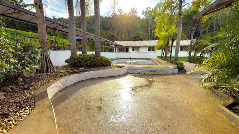 Sítio Vô Tontini em Gaspar, até 20 Hóspedes | ASA Stays