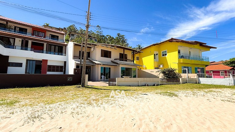 Casa Pé na Areia em Zimbros, Bombinhas, 4 Quartos | ASA