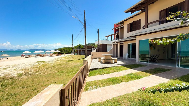 Casa Pé na Areia em Zimbros, Bombinhas, 4 Quartos | ASA