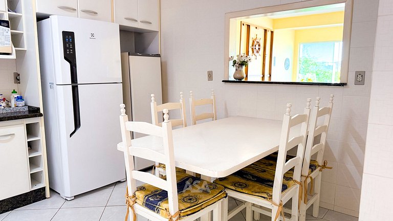 Casa Pé na Areia em Zimbros, Bombinhas, 4 Quartos | ASA
