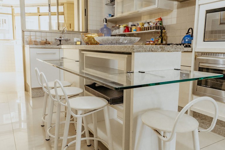 ASA | Golden Star | Oceanfront Central Beach | BC