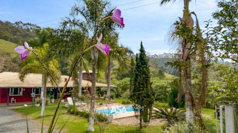 Refúgio Esmeralda | Sítio com Piscina e Riacho em Itajaí