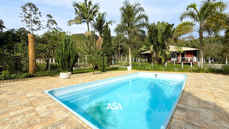 Refúgio Esmeralda | Sítio com Piscina e Riacho em Itajaí