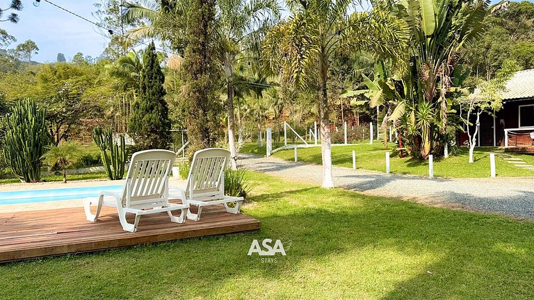 Refúgio Esmeralda | Finca con Piscina y Arroyo en Itajaí