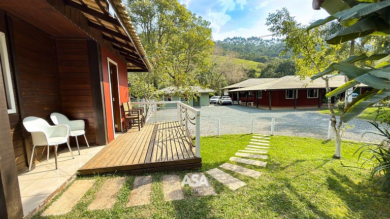 Refúgio Esmeralda | Sítio com Piscina e Riacho em Itajaí