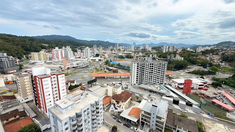 Cosmopolitan 1707 | Loft with Pool in Downtown Blumenau