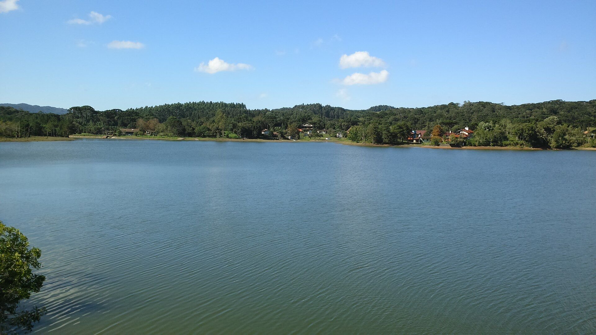 Lago em Rio dos Cedros, na Região dos Lagos de Santa Catarina